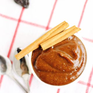 Naturally help your constipated baby with this homemade baby food recipe! Quick and easy pureed prunes with cinnamon are naturally sweetened, and only take 15 minutes to make. SO EASY! // Rhubarbarians