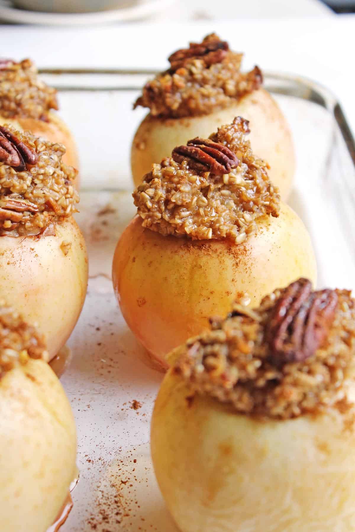 breakfast baked apples with oatmeal