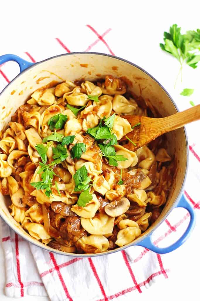 Cheese tortellini with caramelized onion sauce
