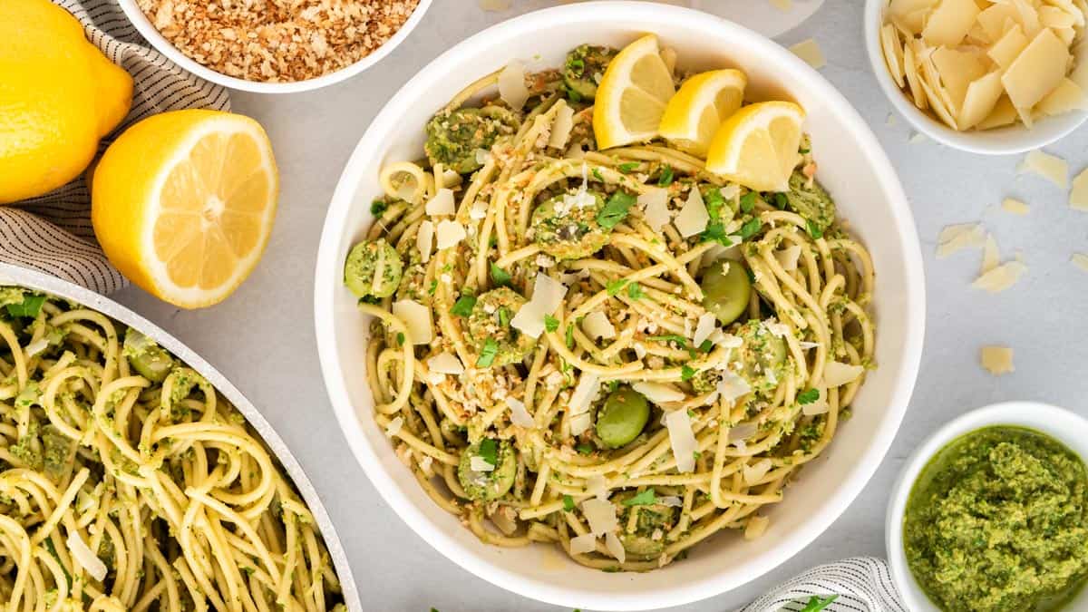 Green olive pasta with lemon and breadcrumbs - Rhubarbarians